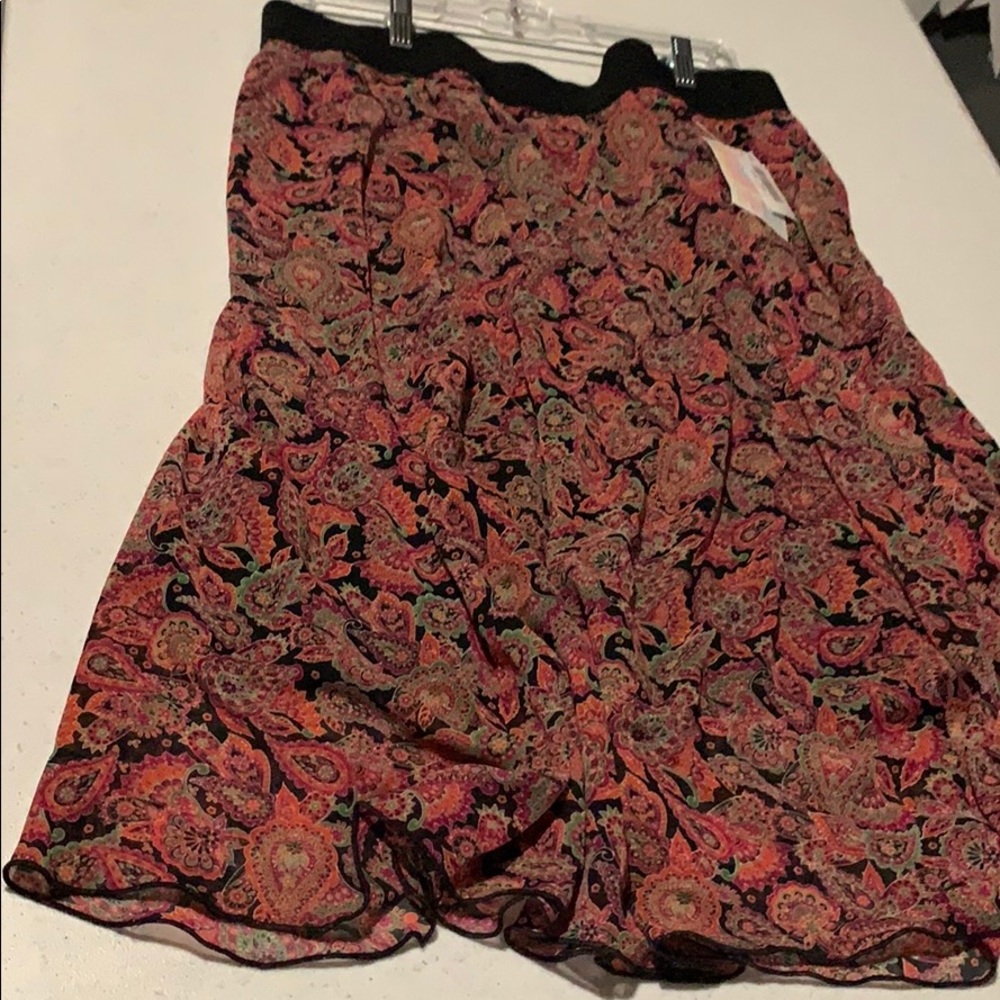 NWT lularoe Lola size 2xl paisley!! - Picture 1 of 2